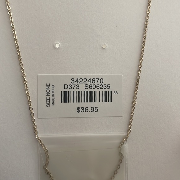 Faux pearl and gold necklace from LOFT. OS/smoke free home. - Picture 3 of 3